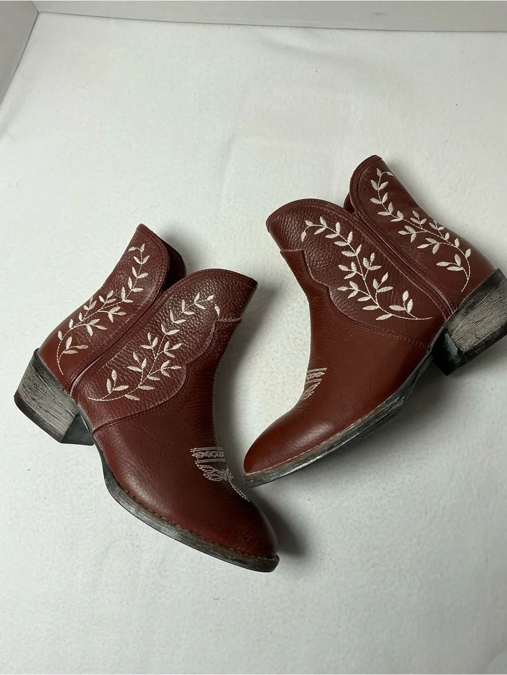 Sterling River Burgundy Leather Embroidered Western Cowgirl Boots Size 7